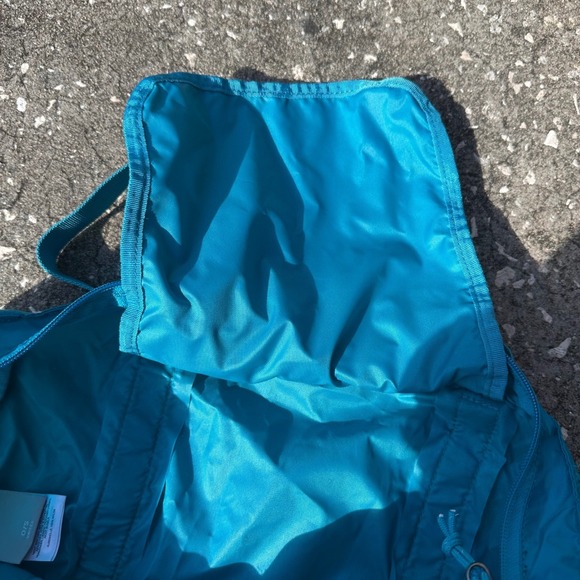 Columbia Aqua Blue Tote Bag Lightweight Nylon Travel Carryall Zip Top O/S - Picture 3 of 9